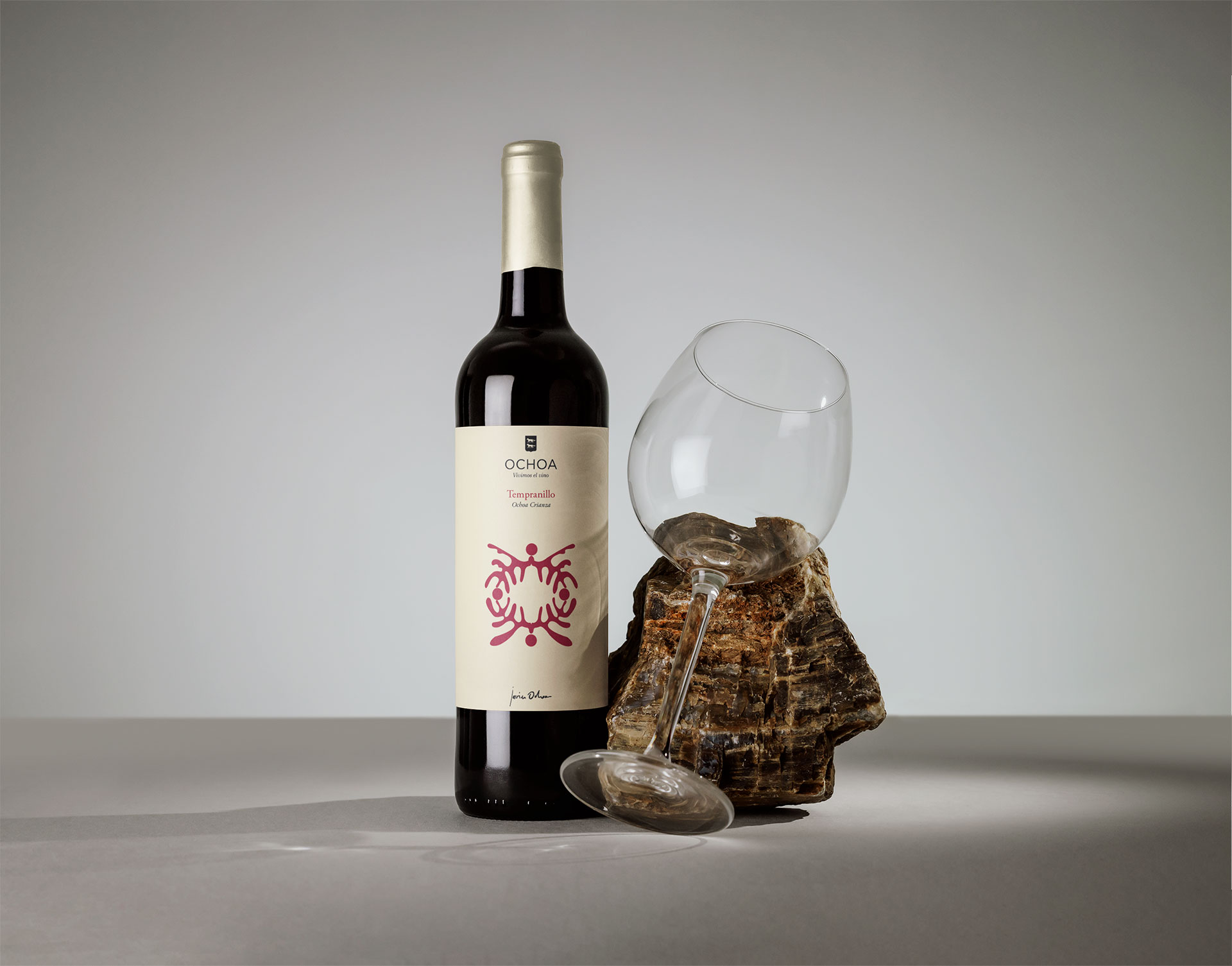 vinos-ochoa- Imagen botella de vino ochoa